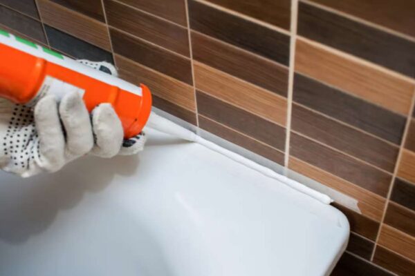 poser un joint de silicone salle de bain